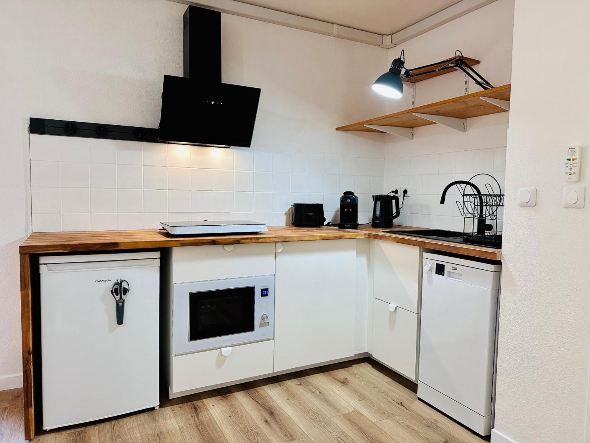 אביניון Apartment 40M2-Air Conditioning-Elevator-Underground Parking-Self Checkin! Appart Climatise 40M2-Ascenseur-Parking Souterrain -Arrivee Autonome מראה חיצוני תמונה