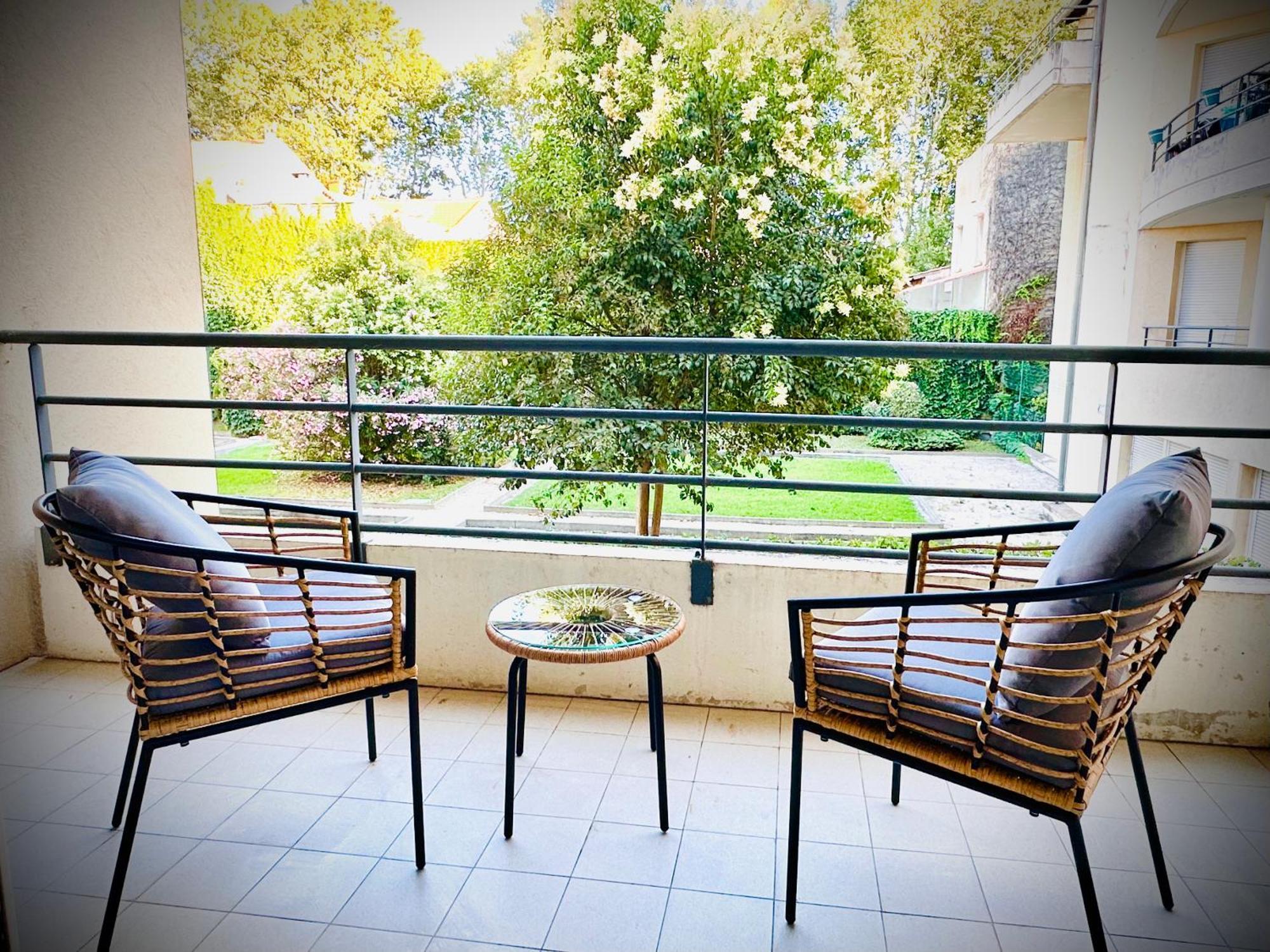 אביניון Apartment 40M2-Air Conditioning-Elevator-Underground Parking-Self Checkin! Appart Climatise 40M2-Ascenseur-Parking Souterrain -Arrivee Autonome מראה חיצוני תמונה
