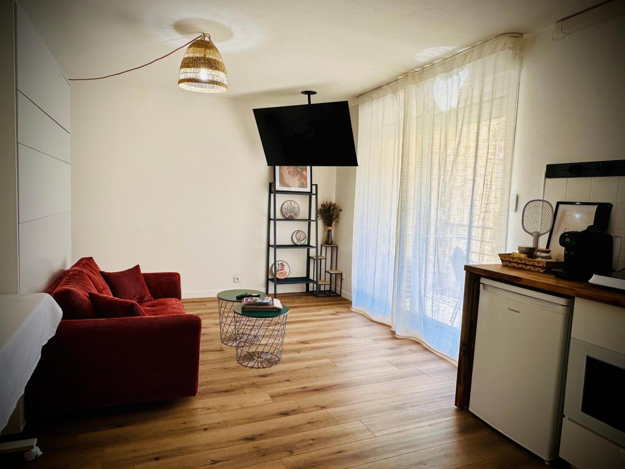 אביניון Apartment 40M2-Air Conditioning-Elevator-Underground Parking-Self Checkin! Appart Climatise 40M2-Ascenseur-Parking Souterrain -Arrivee Autonome מראה חיצוני תמונה