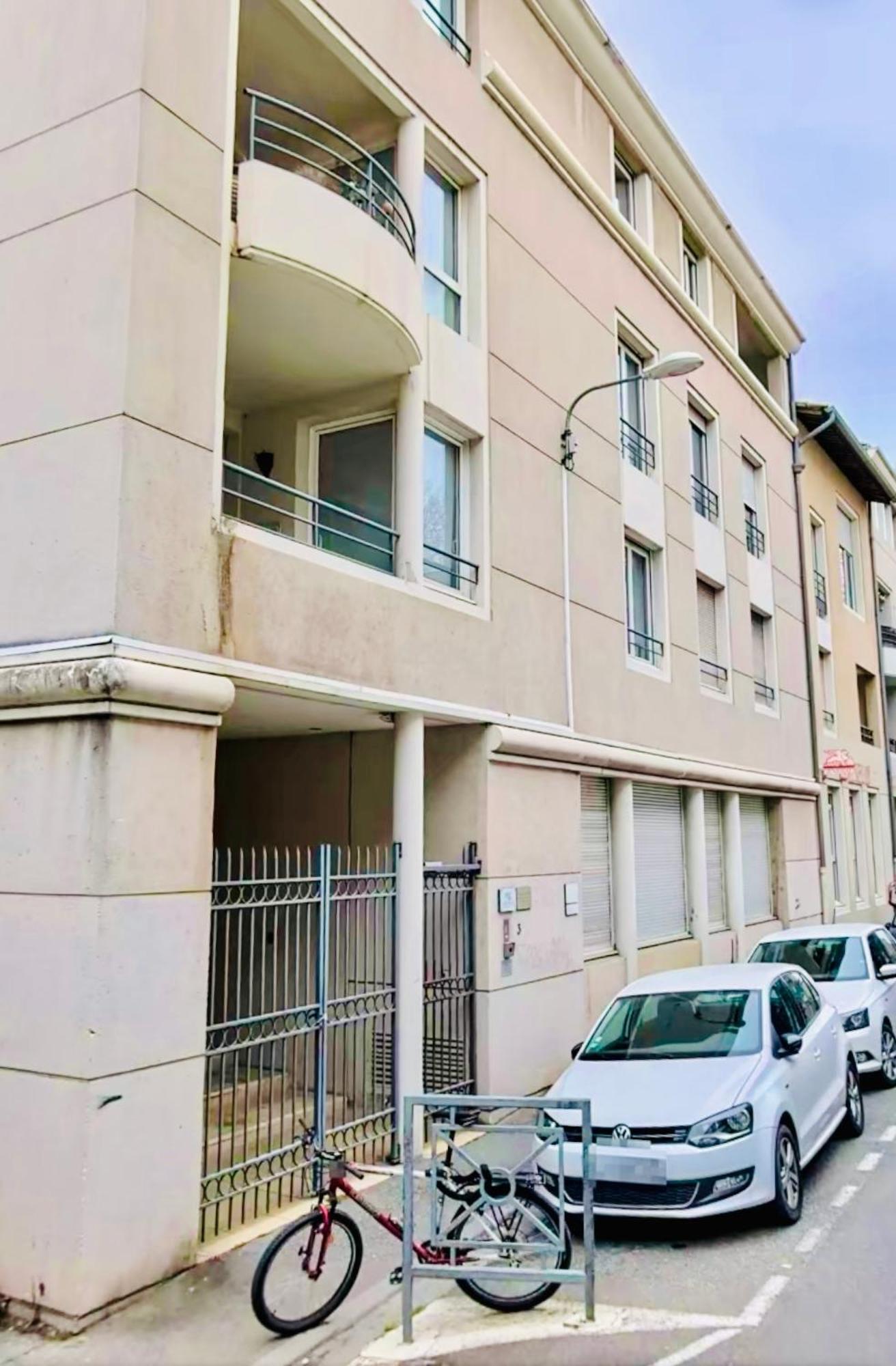 אביניון Apartment 40M2-Air Conditioning-Elevator-Underground Parking-Self Checkin! Appart Climatise 40M2-Ascenseur-Parking Souterrain -Arrivee Autonome מראה חיצוני תמונה